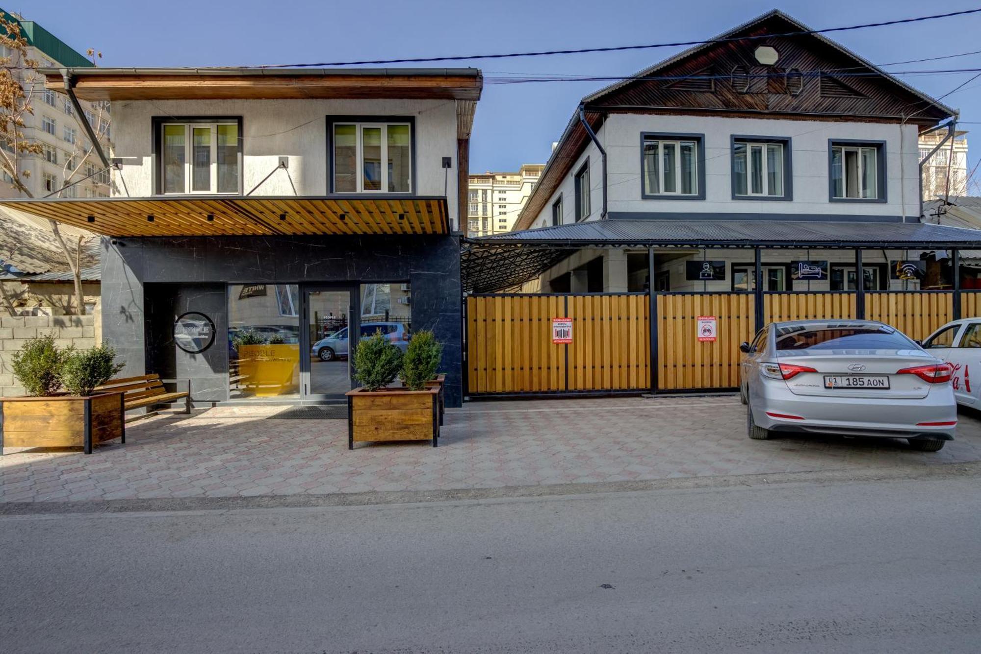People Hostel & Coworking Biskek Kültér fotó