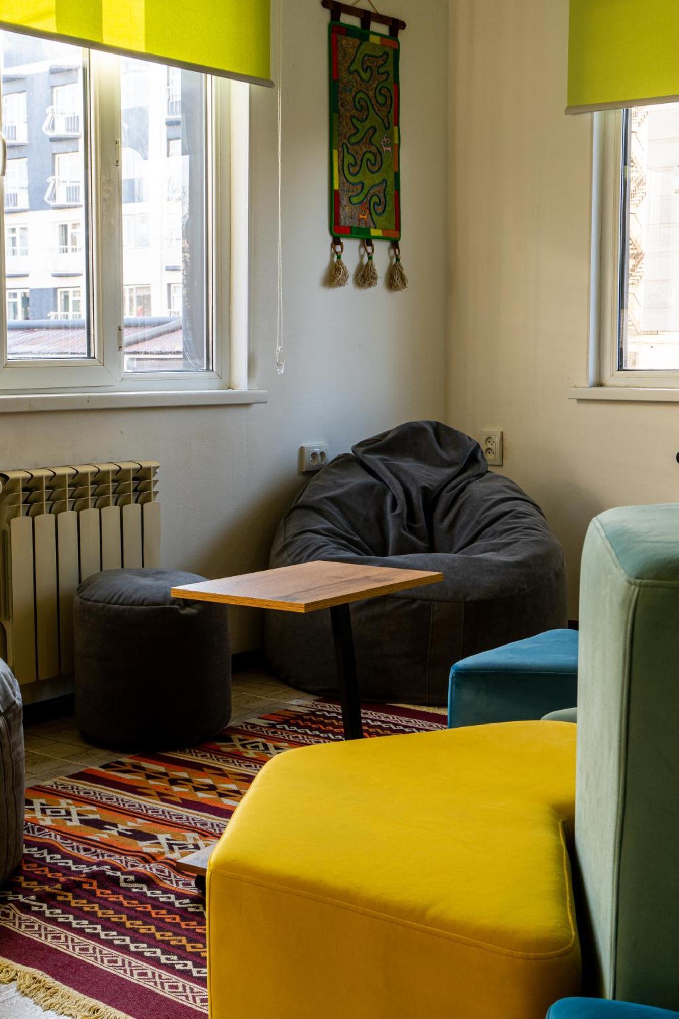 People Hostel & Coworking Biskek Kültér fotó