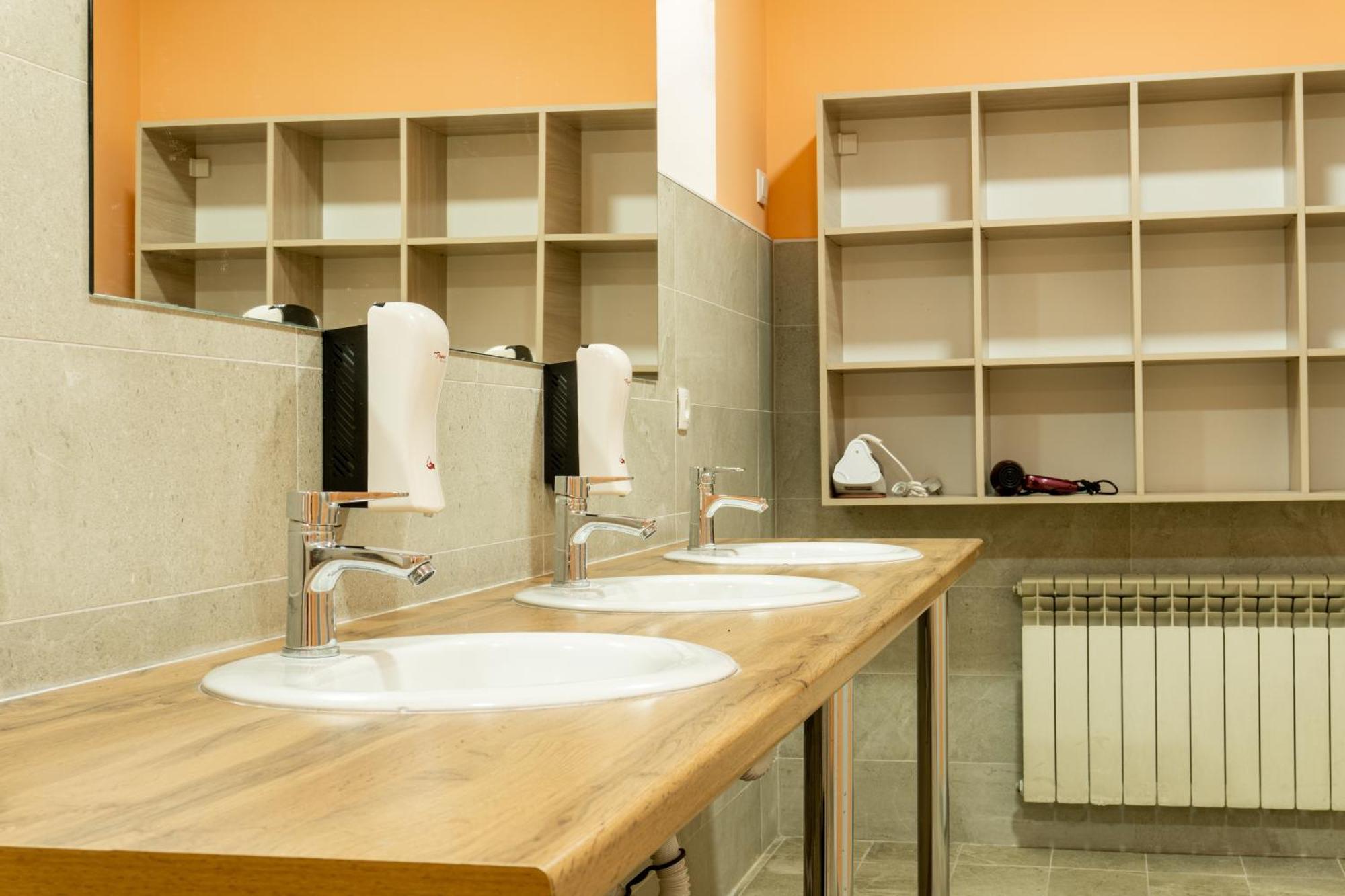 People Hostel & Coworking Biskek Kültér fotó
